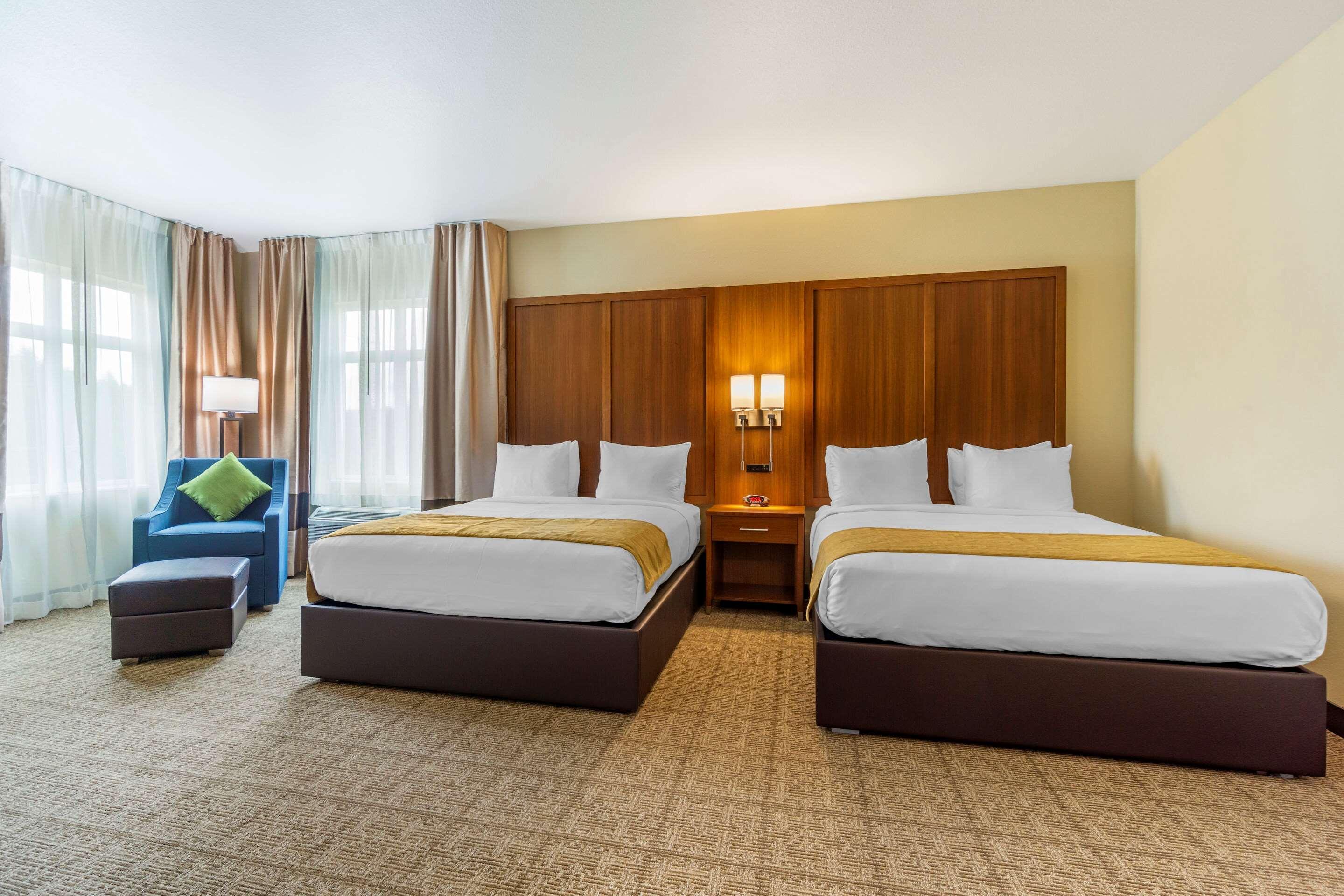 Comfort Inn & Suites Lakewood By Jblm Екстериор снимка