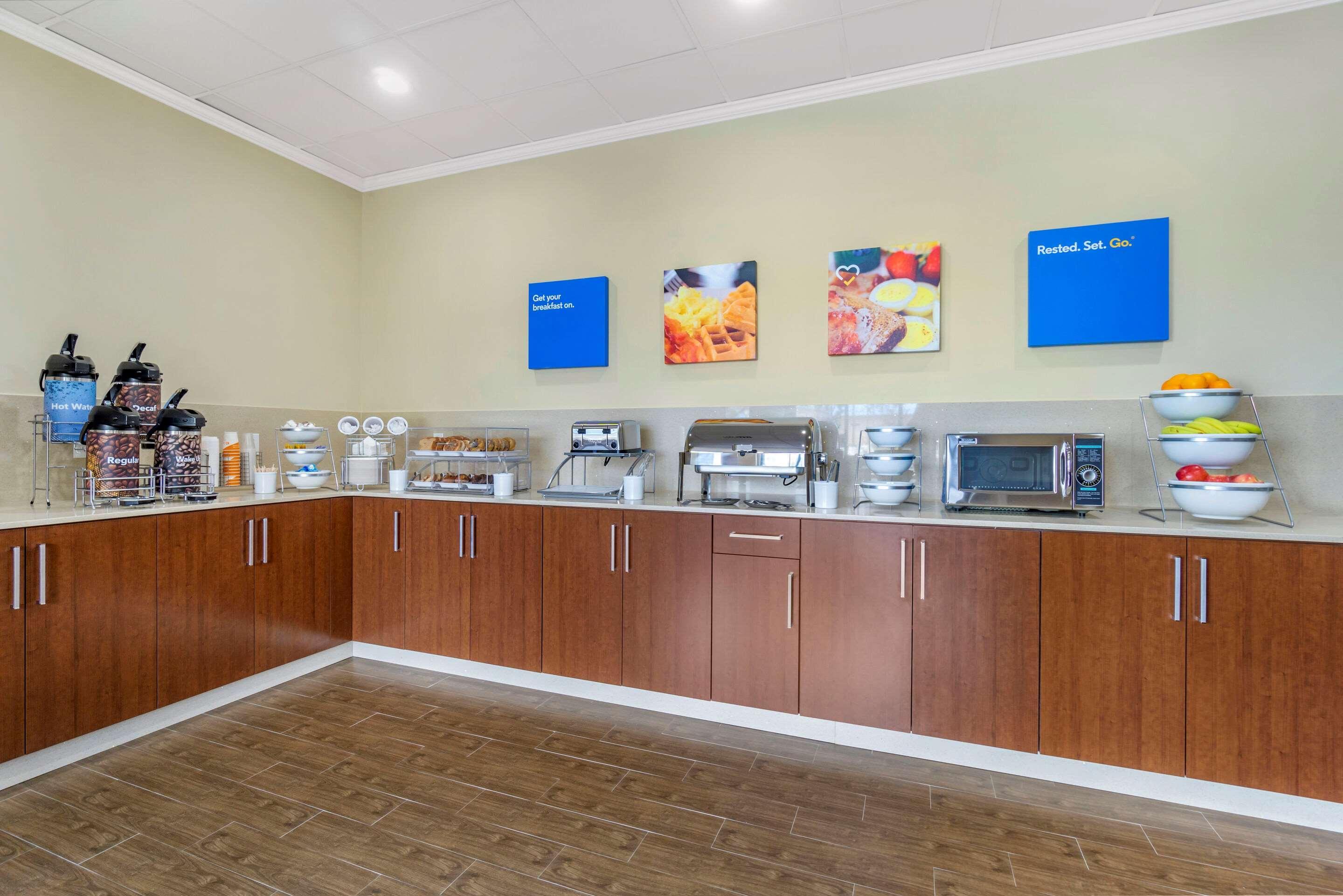 Comfort Inn & Suites Lakewood By Jblm Екстериор снимка