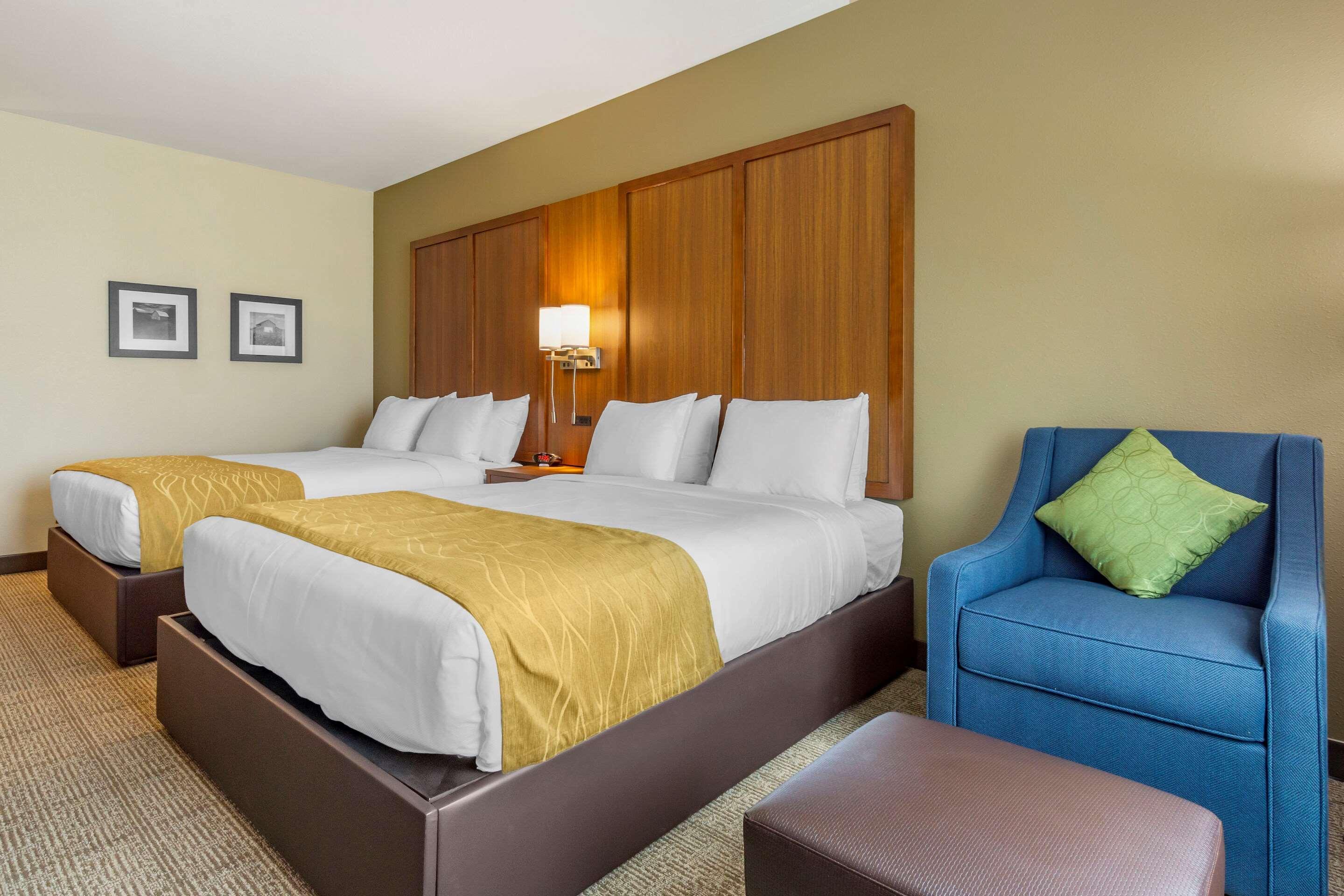 Comfort Inn & Suites Lakewood By Jblm Екстериор снимка
