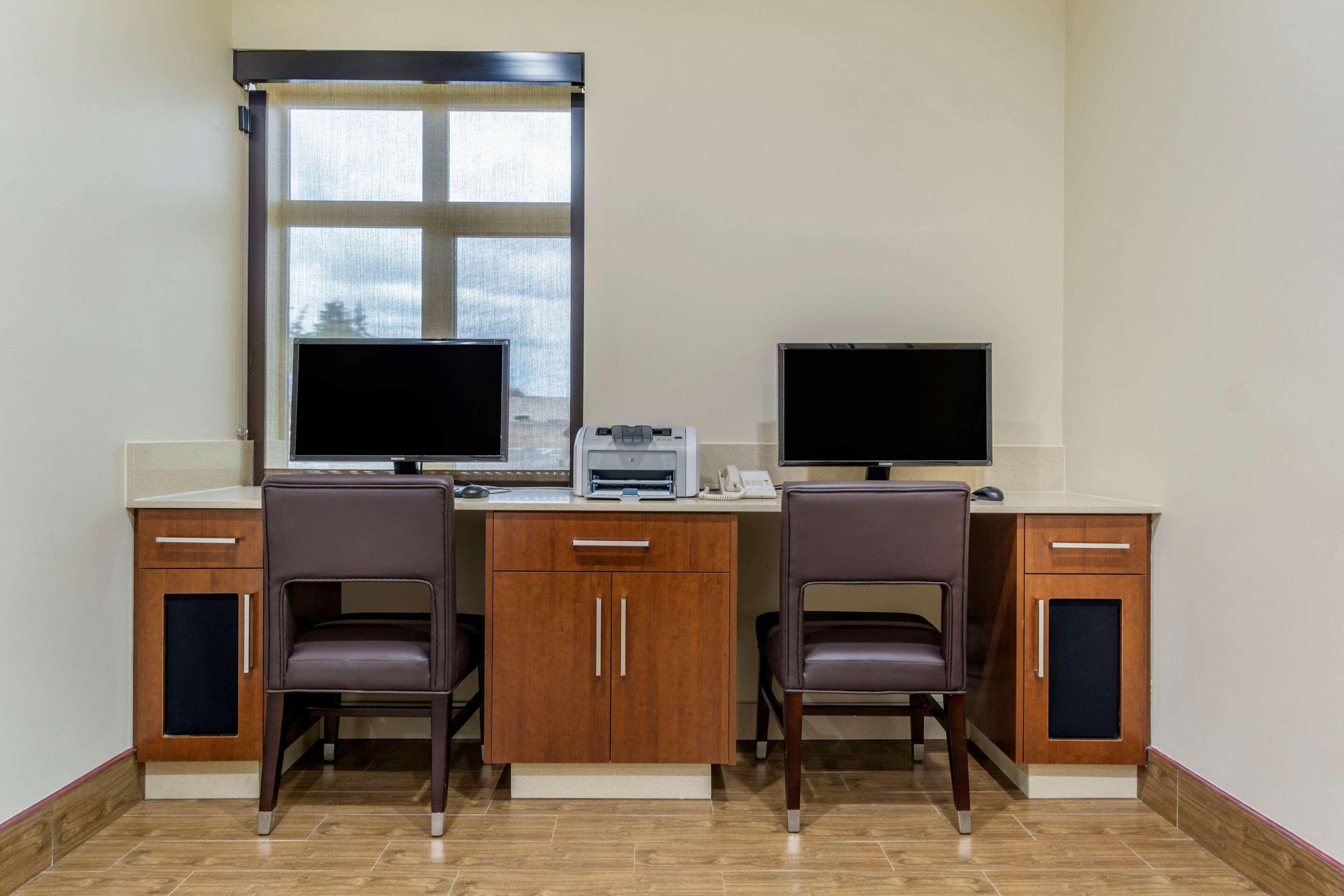 Comfort Inn & Suites Lakewood By Jblm Екстериор снимка