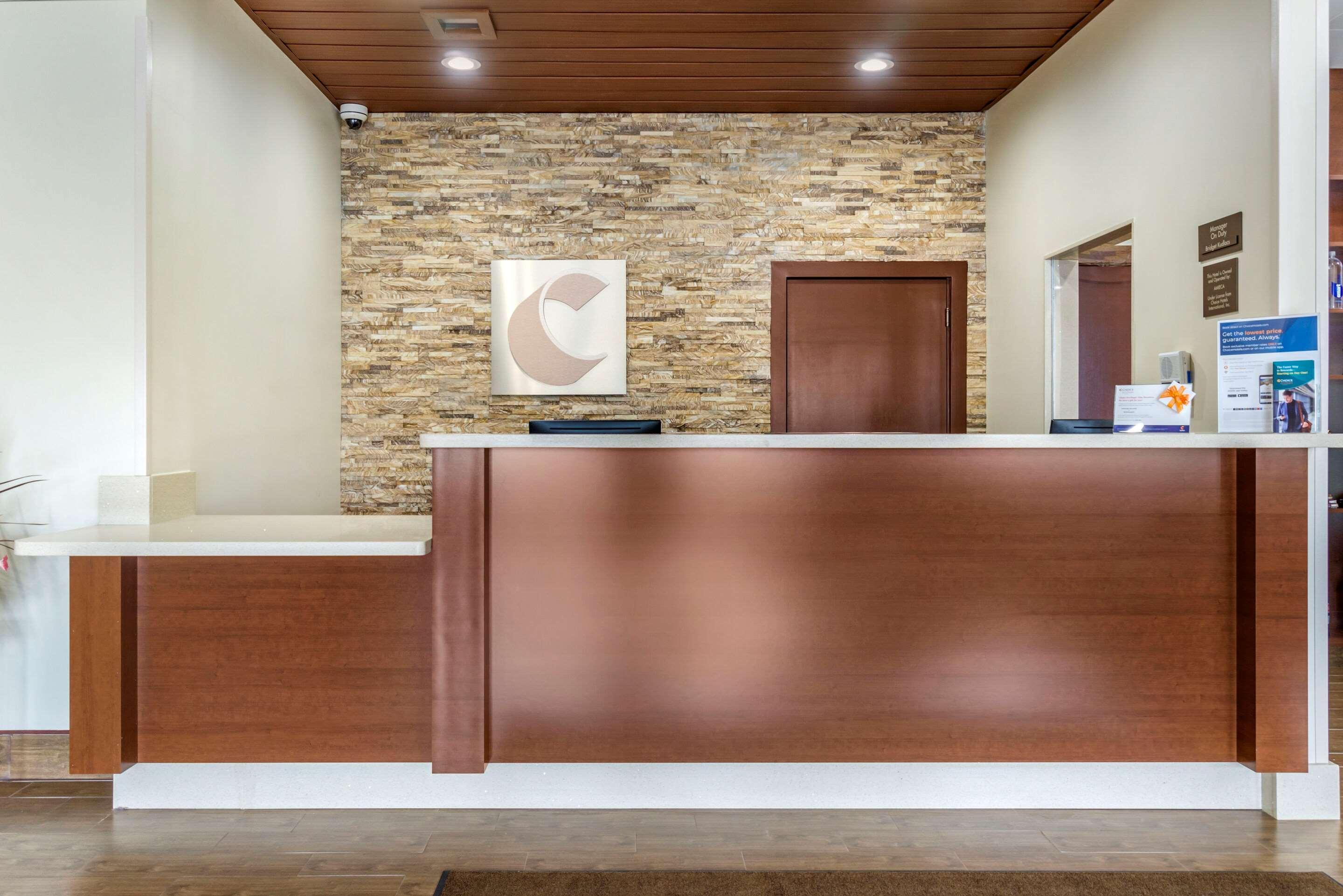 Comfort Inn & Suites Lakewood By Jblm Екстериор снимка
